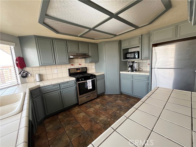 Detail Gallery Image 10 of 35 For 18474 Walnut St, Hesperia,  CA 92345 - 3 Beds | 2 Baths