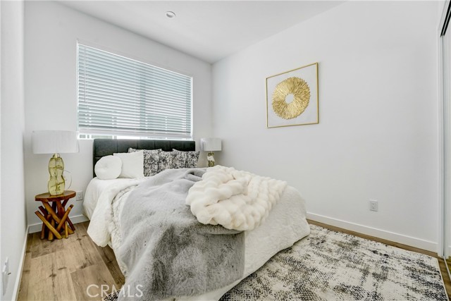 Detail Gallery Image 15 of 16 For 11960 Vanowen Ave, North Hollywood,  CA 91605 - 4 Beds | 3/1 Baths