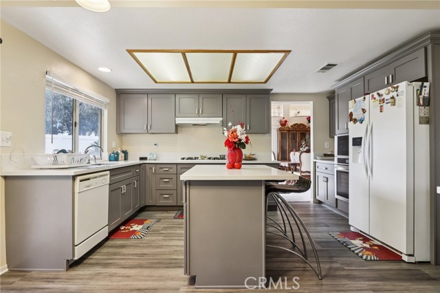 Detail Gallery Image 9 of 28 For 25821 via Kannela, Moreno Valley,  CA 92551 - 4 Beds | 3 Baths