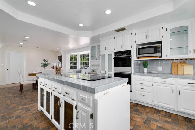 37 Sierra Madre Boulevard, Arcadia CA: https://media.crmls.org/medias/def75e6a-85fa-4f55-9041-a8e6cf84f13b.jpg