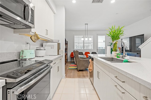 Detail Gallery Image 11 of 33 For 2827 Lily Ln, El Monte,  CA 91733 - 2 Beds | 2/1 Baths