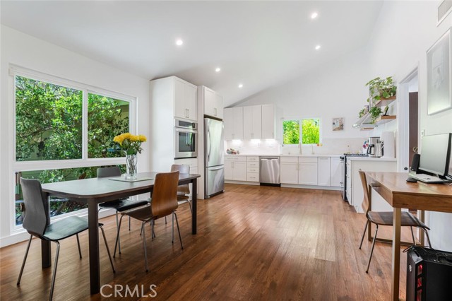 24101 Philiprimm Street, Woodland Hills CA: https://media.crmls.org/medias/def8526d-ec69-490b-93a9-a3ce95c8f47b.jpg