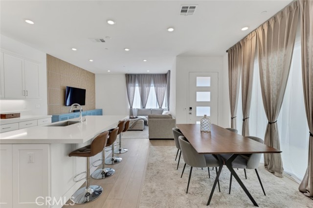 Detail Gallery Image 6 of 53 For 26712 Afton Ln, Valencia,  CA 91381 - 4 Beds | 3/1 Baths