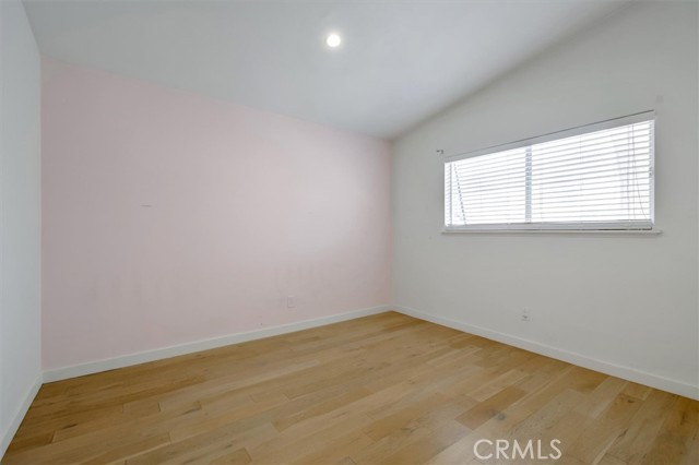 Detail Gallery Image 44 of 65 For 24216 Calvert St, Woodland Hills,  CA 91367 - 5 Beds | 3/1 Baths