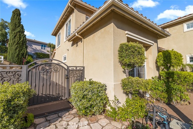 8135 E Hayden Court, Anaheim CA: https://media.crmls.org/medias/def971b1-a06e-4dc3-bf84-53dfd1c7aaec.jpg