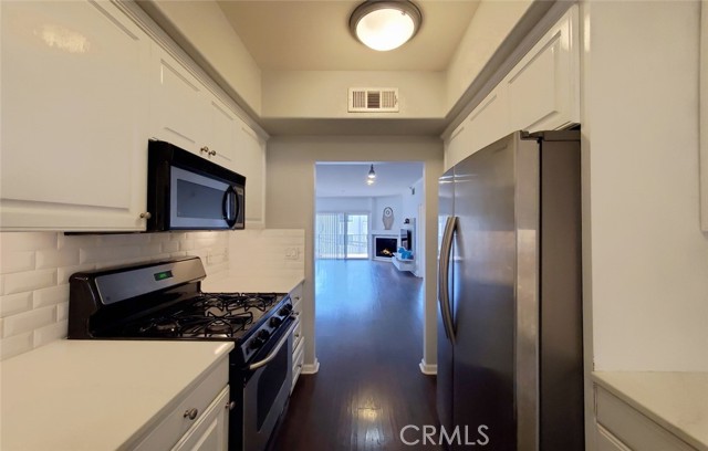 Detail Gallery Image 11 of 31 For 3401 S Bentley Ave #203,  Los Angeles,  CA 90034 - 2 Beds | 2 Baths