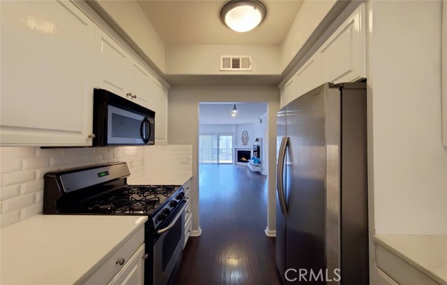 Detail Gallery Image 11 of 31 For 3401 S Bentley Ave #203,  Los Angeles,  CA 90034 - 2 Beds | 2 Baths