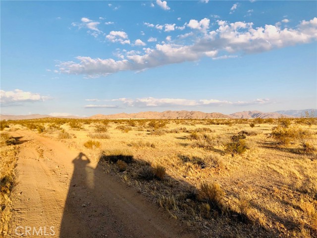 47230212 S of Johnson Road, Apple Valley CA: https://media.crmls.org/medias/defa5b4d-2c1c-4646-aae9-3f895539428c.jpg