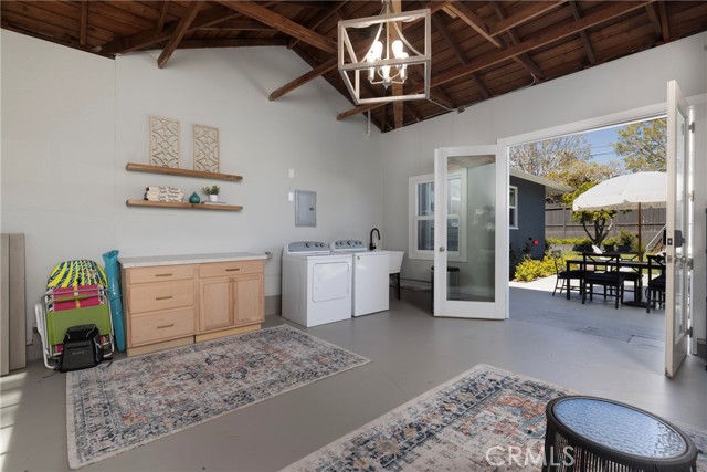 242 San Rafael Avenue, Santa Barbara CA: https://media.crmls.org/medias/defa6cdc-4b9f-4f1c-b06a-72ddc8d31e2a.jpg