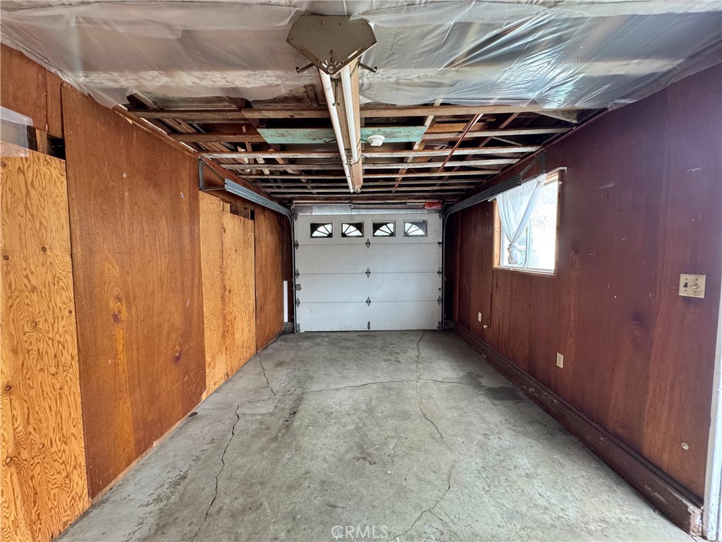 https://media.crmls.org/medias/defb0c3b-a54f-4d6b-a459-ad7be204f662.jpg?preset=X-Large