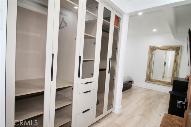 6949 Wilbur Avenue, Reseda CA: https://media.crmls.org/medias/defdb18d-60f6-4ea6-b0be-8226234e30f5.jpg
