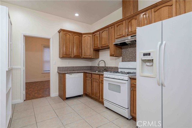 Detail Gallery Image 12 of 33 For 123 S Olive St, Anaheim,  CA 92805 - 4 Beds | 3 Baths