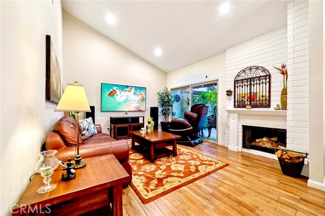 Detail Gallery Image 3 of 33 For 1777 Aspen Village Way, West Covina,  CA 91791 - 3 Beds | 2 Baths