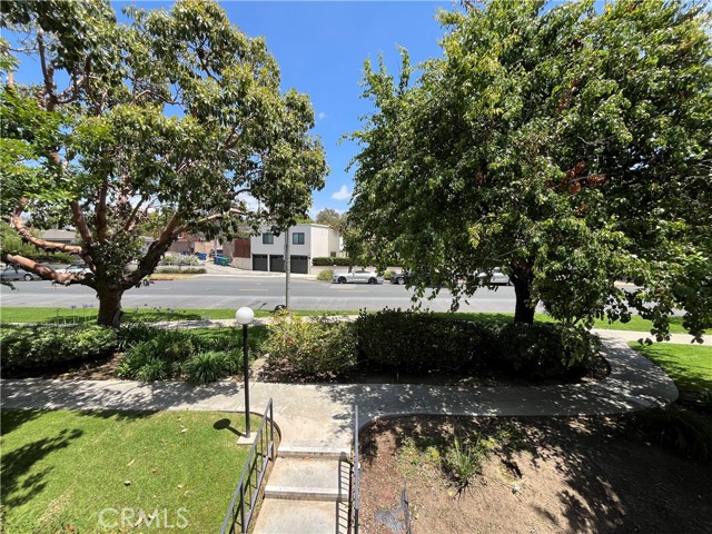 3719 Country Club Drive, Long Beach CA: https://media.crmls.org/medias/defe695f-f340-48c7-bf5d-97fdc6328e34.jpg