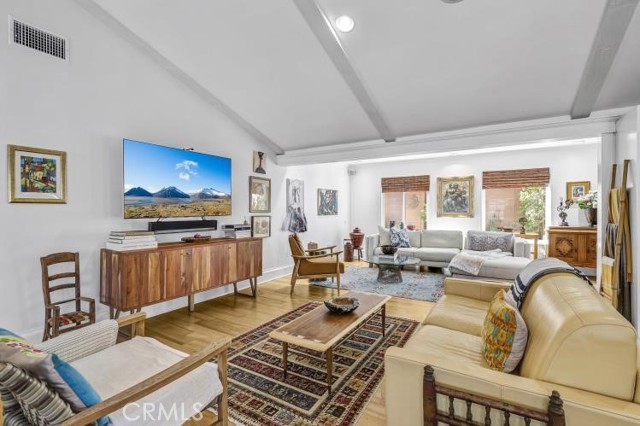 Detail Gallery Image 4 of 24 For 2237 Golden Cir, Newport Beach,  CA 92660 - 3 Beds | 2 Baths