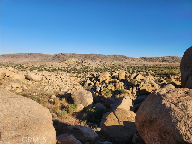 Detail Gallery Image 5 of 19 For 7 Ac Oak Dr, Pioneertown,  CA 92268 - – Beds | – Baths