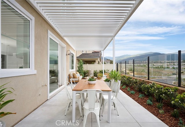 Detail Gallery Image 3 of 17 For 3812 Crossen Dr, Corona,  CA 92883 - 4 Beds | 3 Baths