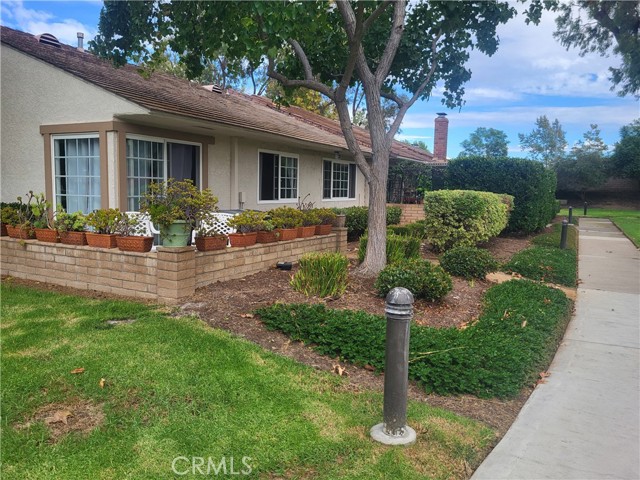 Detail Gallery Image 2 of 7 For 2 Hawthorn, Irvine,  CA 92612 - 3 Beds | 2 Baths