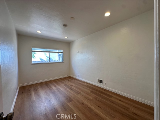 408 8th Street, Huntington Beach CA: https://media.crmls.org/medias/df02b2ca-1724-430f-bb2a-a6d44d52c080.jpg