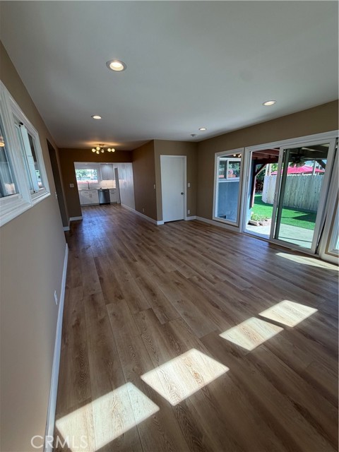 Image 13 of 42 For 11012 Marklein