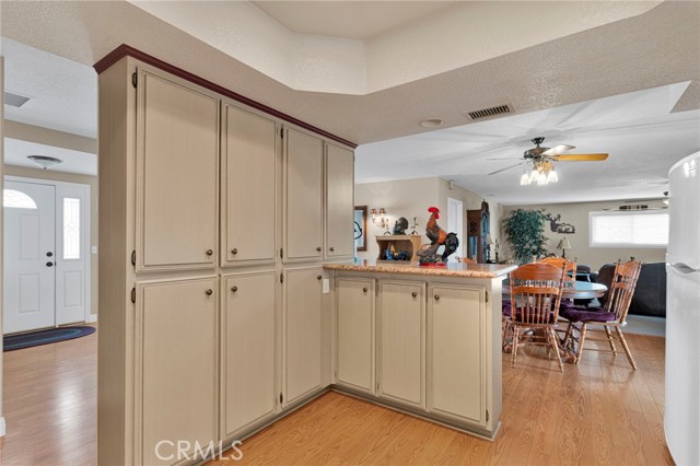 Detail Gallery Image 15 of 56 For 20115 Shoshonee, Apple Valley,  CA 92307 - 4 Beds | 2 Baths