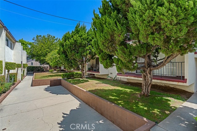 820 N Raymond Avenue, Pasadena CA: https://media.crmls.org/medias/df03da40-a77b-4b89-9a03-da315afed53f.jpg