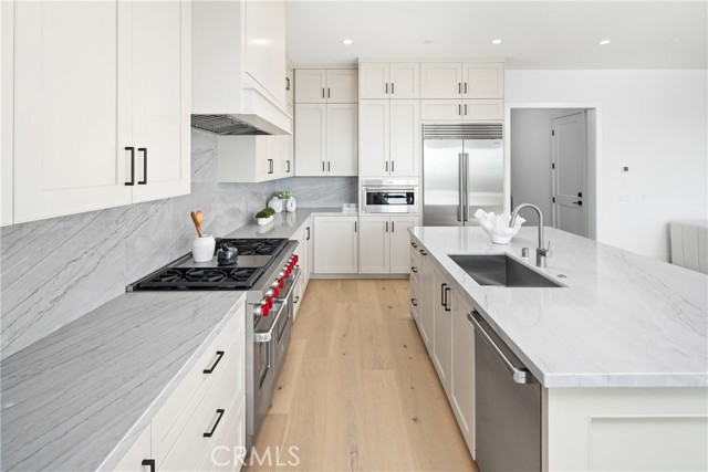 123 Oakstone, Irvine CA: https://media.crmls.org/medias/df03e340-2439-4547-8011-de4e9d05c9d4.jpg