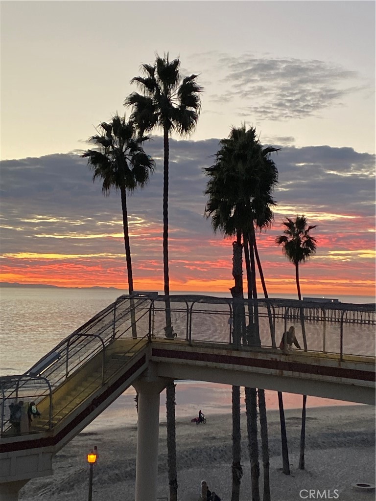 https://media.crmls.org/medias/df03ff80-b088-4806-ab1d-96387face36a.jpg?preset=X-Large