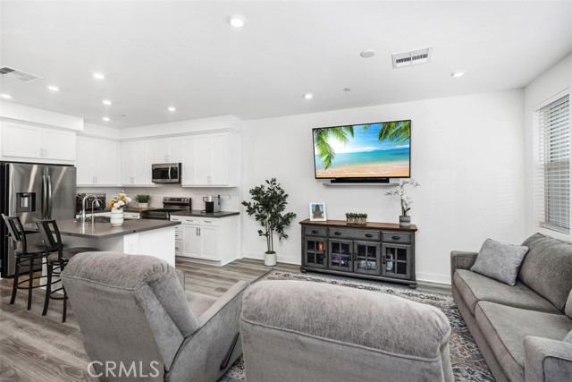 Detail Gallery Image 3 of 27 For 235 Hazel Dr, Rancho Mission Viejo,  CA 92694 - 2 Beds | 2/1 Baths