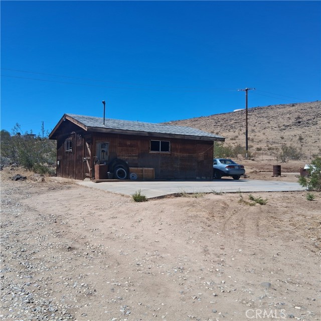 56524 Sunset Drive, Yucca Valley CA: https://media.crmls.org/medias/df043c21-6b63-4cf1-a17a-d4c751d79b17.jpg