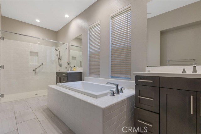 Detail Gallery Image 18 of 47 For 25124 Limetree Ln, Canyon Country,  CA 91387 - 2 Beds | 2/1 Baths
