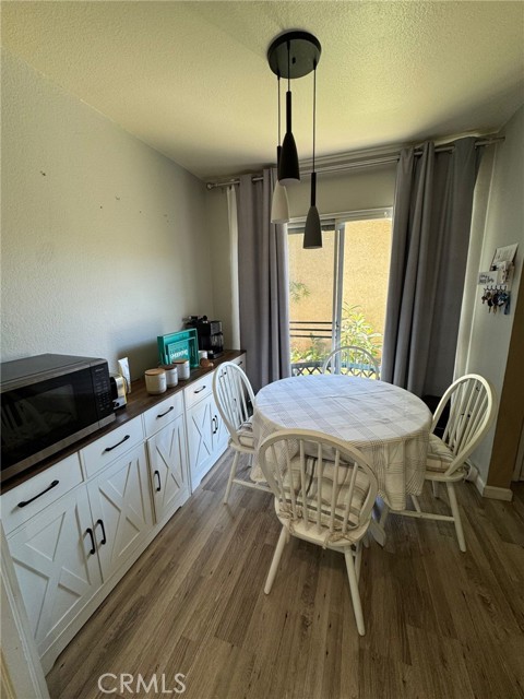Detail Gallery Image 10 of 19 For 10125 De Soto Ave #40,  Chatsworth,  CA 91311 - 3 Beds | 1/1 Baths