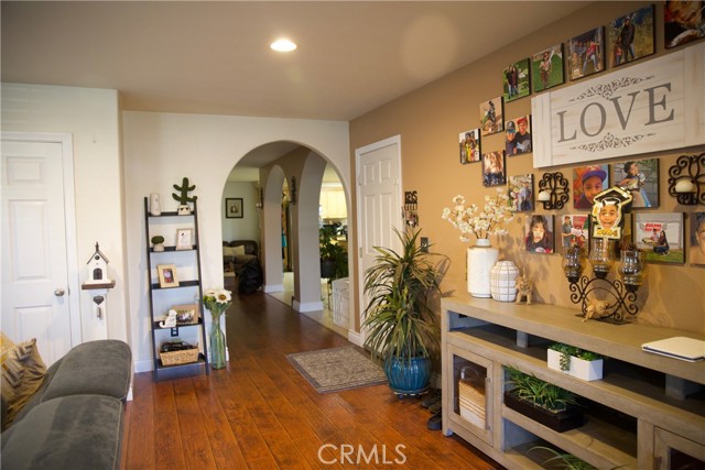 Detail Gallery Image 12 of 21 For 9672 52nd, Jurupa Valley,  CA 92509 - 4 Beds | 2 Baths