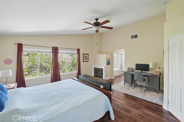 23405 Winslow Place, Valencia CA: https://media.crmls.org/medias/df06f4a2-a732-4071-b7d4-80d47d2f91c9.jpg
