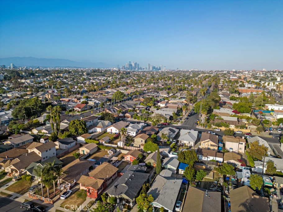 https://media.crmls.org/medias/df077376-76f6-47d4-87ab-d2bc016f2f9f.jpg?preset=X-Large