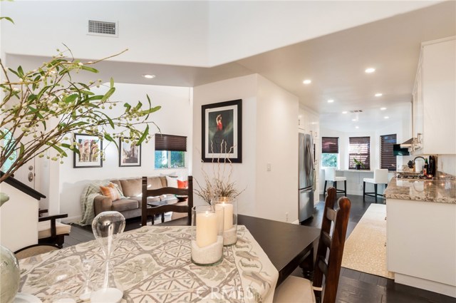 24 Bermuda Court, Manhattan Beach, California 90266, 3 Bedrooms Bedrooms, ,1 BathroomBathrooms,Residential,Sold,Bermuda,SB17026195