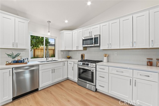 Detail Gallery Image 11 of 33 For 39535 Bainbridge, Murrieta,  CA 92563 - 3 Beds | 2 Baths