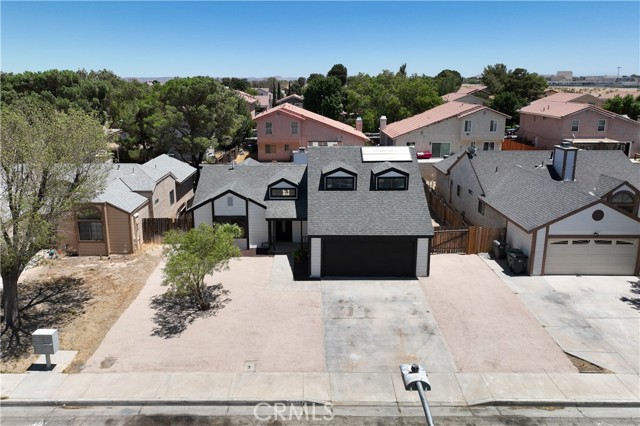 44130 Dahlia Street, Lancaster CA: https://media.crmls.org/medias/df089110-b6ab-4fe2-88e5-b54bdd4ec5ab.jpg