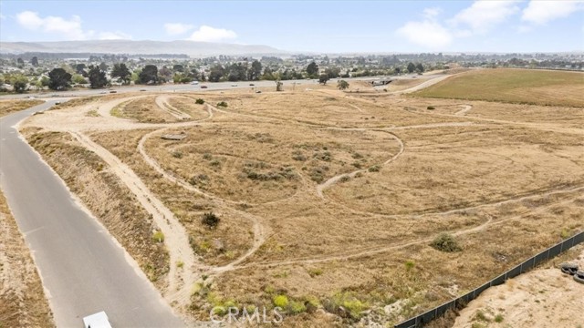 3920 S US Highway 101, Santa Maria CA: https://media.crmls.org/medias/df0906ca-e010-4b65-8505-bdfefebfe106.jpg
