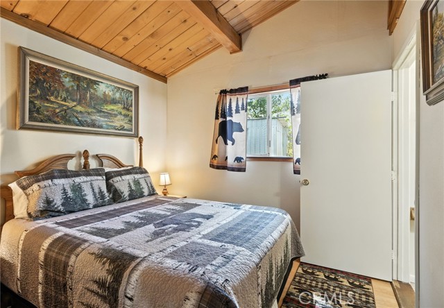 Detail Gallery Image 6 of 12 For 650 San Bernardino Ave, Sugarloaf,  CA 92386 - 1 Beds | 1 Baths