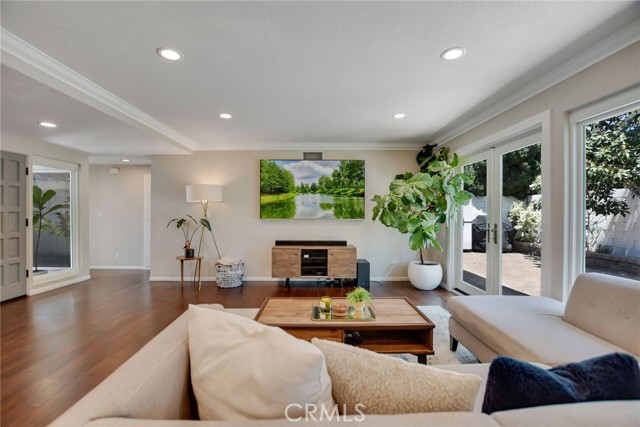 Detail Gallery Image 10 of 43 For 2486 Napoli Way, Costa Mesa,  CA 92627 - 3 Beds | 2 Baths