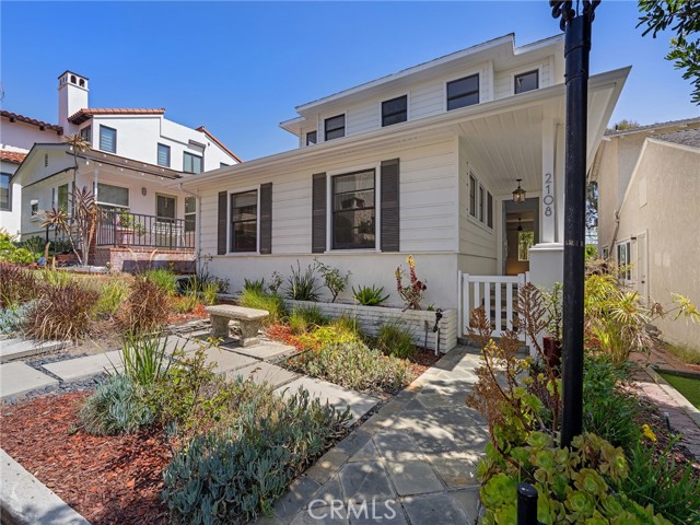 2108 Grandview Avenue, Manhattan Beach CA: https://media.crmls.org/medias/df098de7-669e-4846-92a2-fbb90ec110f3.jpg