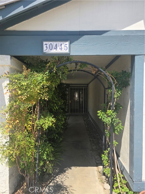 Image 2 of 8 For 30445 Avenida Maravilla