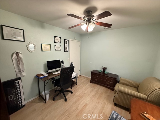 21275 Pocomoke Court, Apple Valley CA: https://media.crmls.org/medias/df09ca58-0eda-4143-8257-cd8331f58ae0.jpg