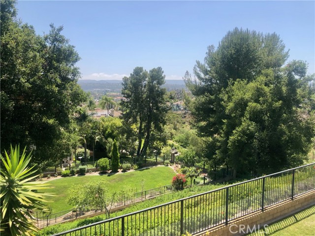 27402 Carino Circle, Mission Viejo CA: https://media.crmls.org/medias/df09e41f-4ae1-4c29-a0e3-70025e6bc939.jpg