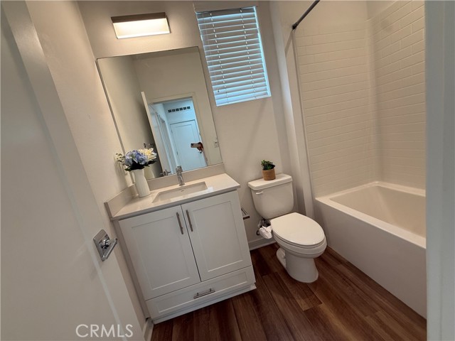 Detail Gallery Image 14 of 19 For 2236 Synergy, Irvine,  CA 92614 - 4 Beds | 3/1 Baths