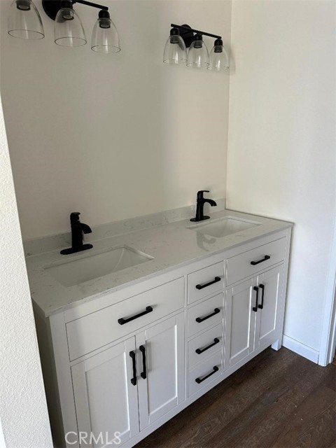 10475 Newhome Avenue, Sunland CA: https://media.crmls.org/medias/df0ad8e9-9bac-481f-bec1-6280514c5253.jpg