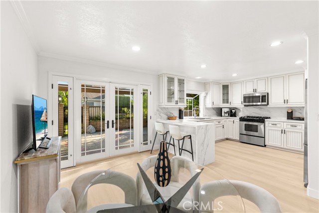 Detail Gallery Image 15 of 69 For 54 Willow Tree, Irvine,  CA 92612 - 4 Beds | 3 Baths