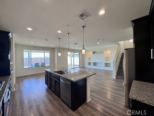 Detail Gallery Image 16 of 57 For 1065 Regala St, Perris,  CA 92571 - 5 Beds | 4 Baths