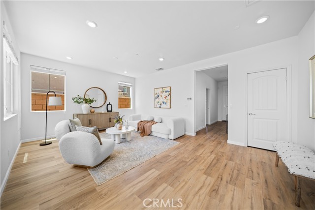 Image 14 of 50 For 7027 Avignon Drive